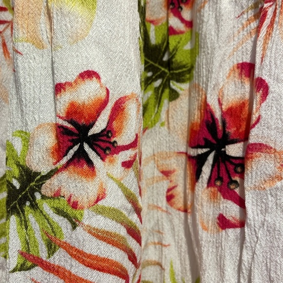 Lightweight Floral skirt midi length size small - Picture 3 of 8